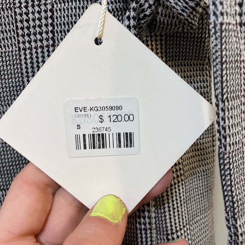 NWT LF mini wrap skirt - Picture 4 of 6